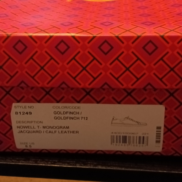 NEW Tory Burch Howell T Monogram Gold Thread Jacquard & Calf Leather Sne… - Picture 13 of 14